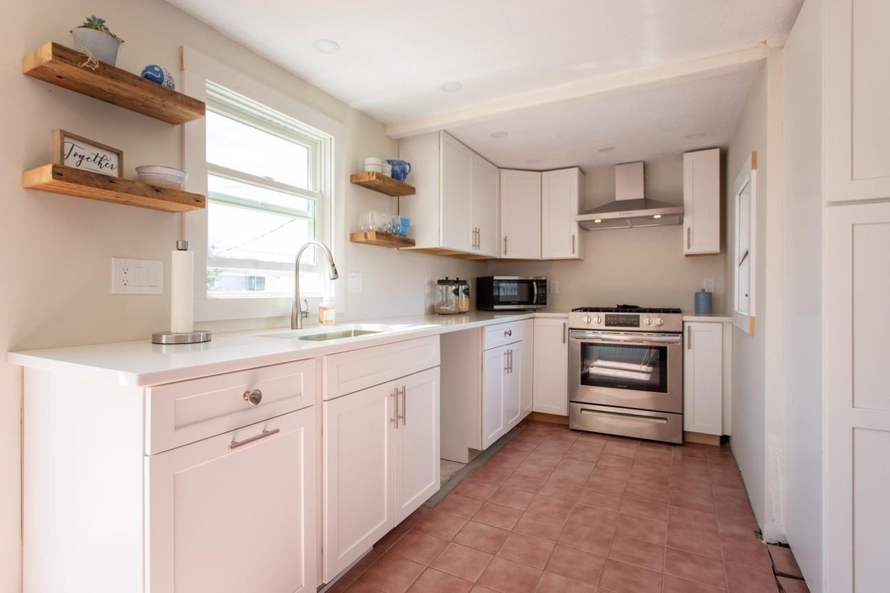 60 Plymouth Street - Photo 7 of 18