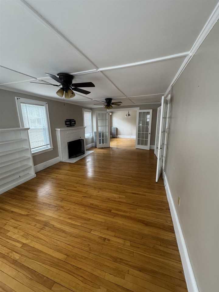 89 Centre St - Photo 7 of 17