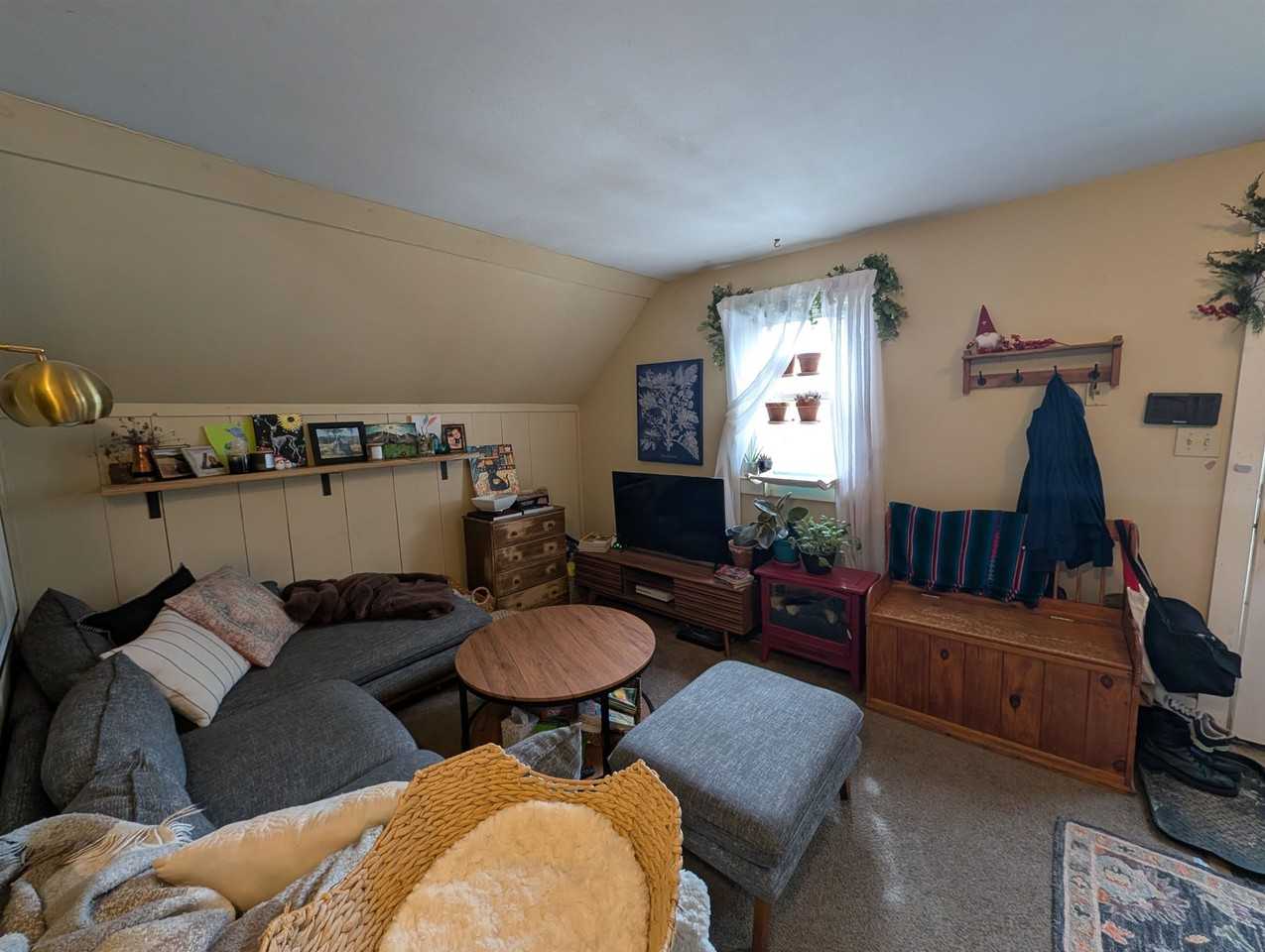 73 Highland St - Photo 5 of 16
