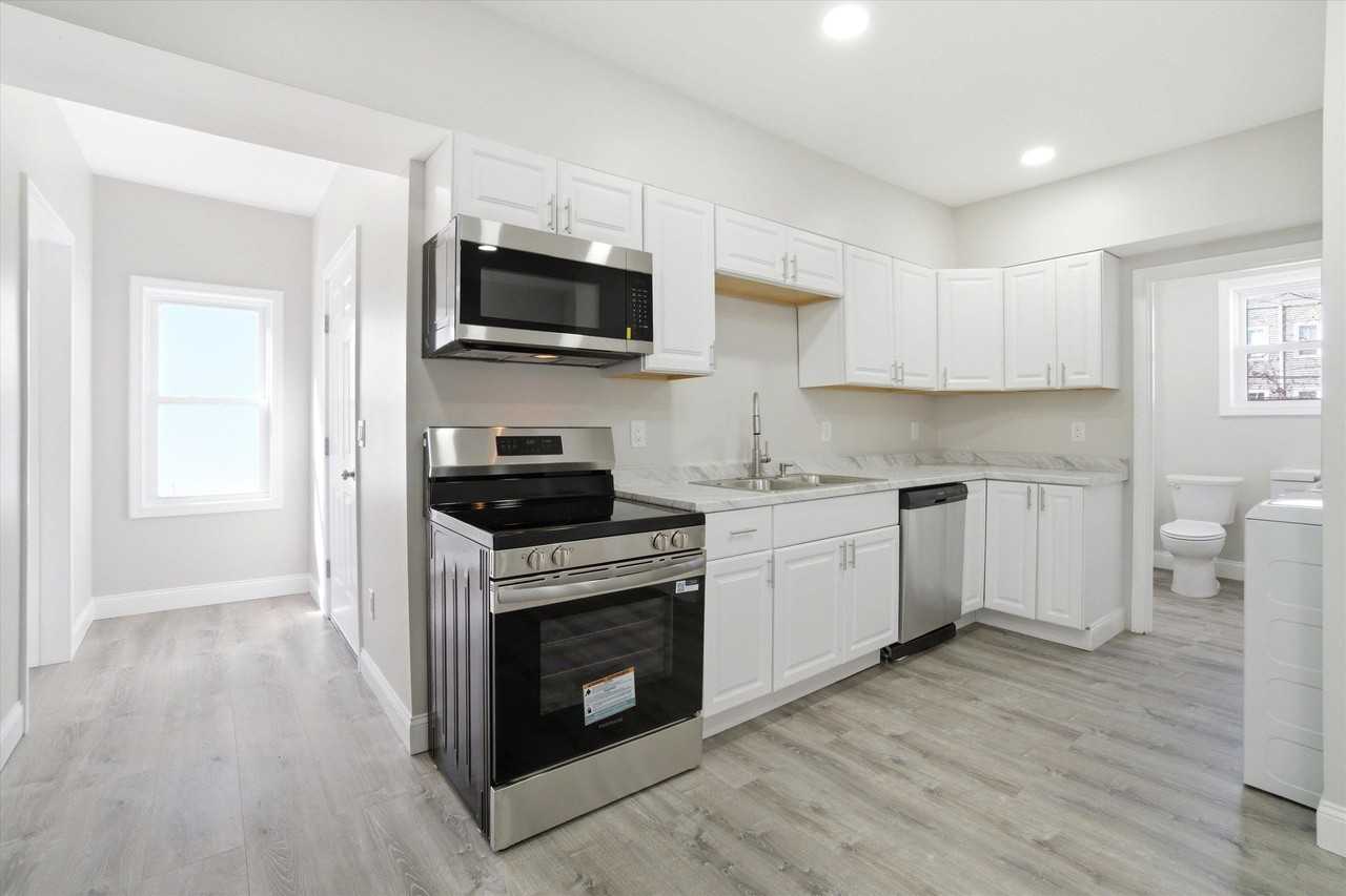 254 Auburn St #1stFL