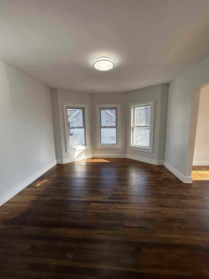 6 Holmes St #2