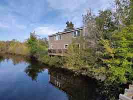featured image of 162 Lower Main St
