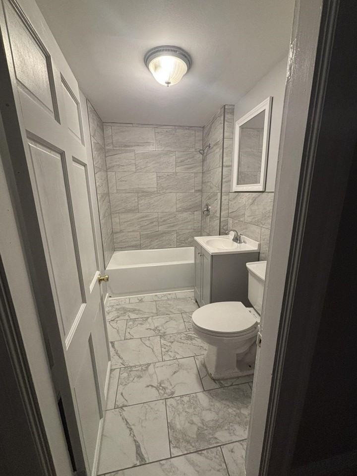 100 Ashland St #2