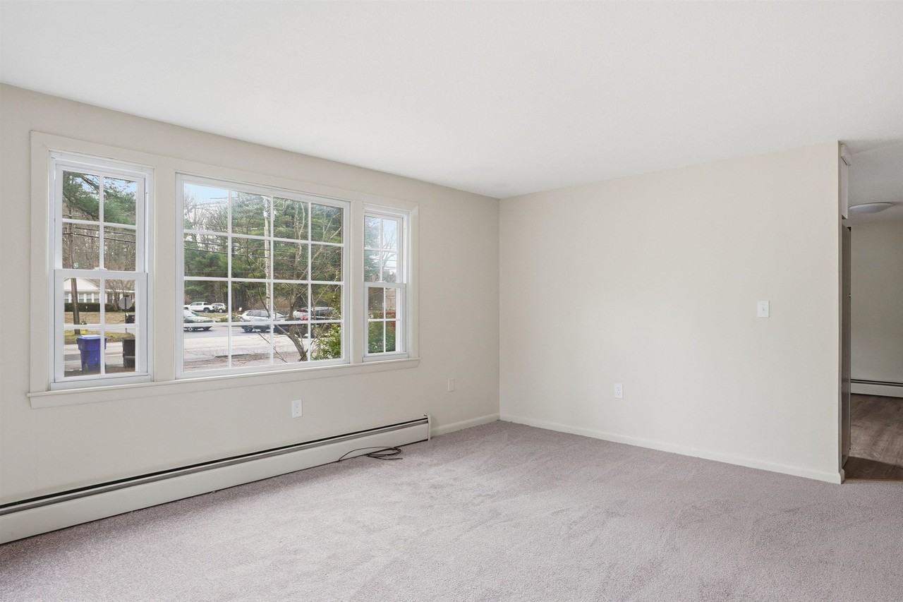 289 Derry Rd #A - Photo 5 of 16