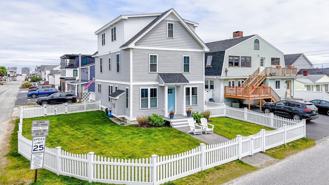 352 Portsmouth Ave - Photo 1 of 1
