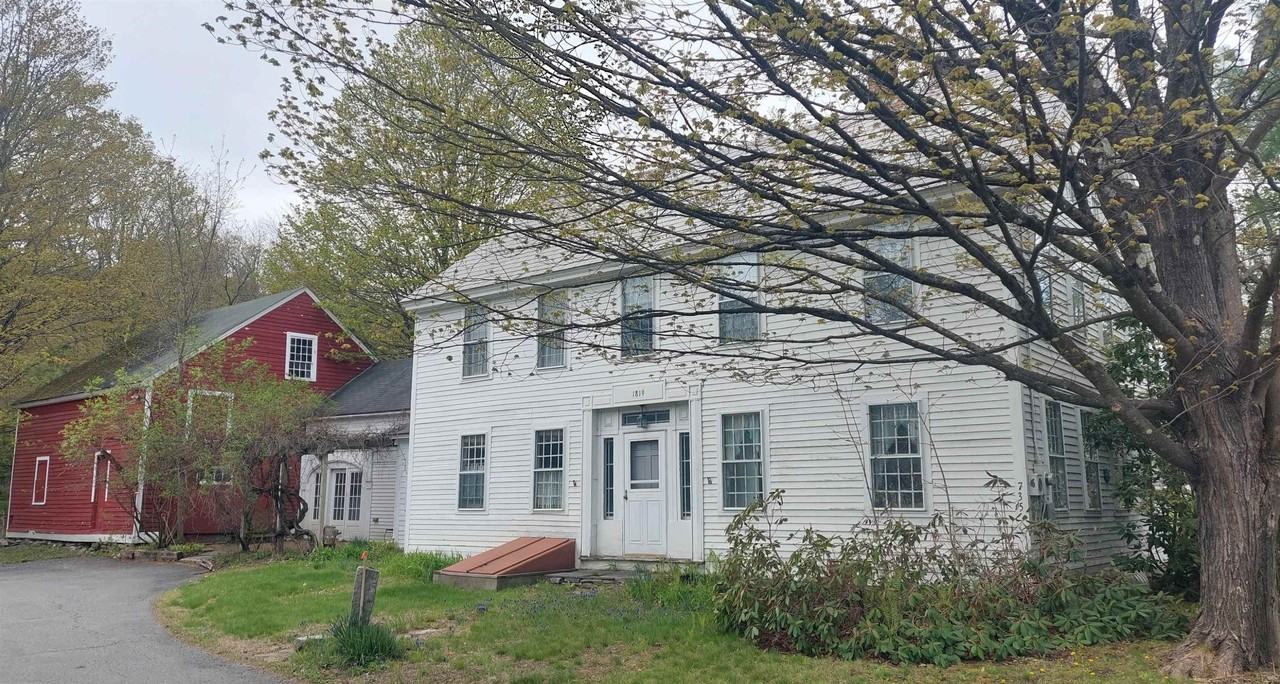 735 Main St