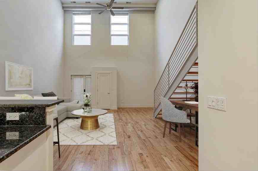 2100 Greenwood St - Photo 2 of 10