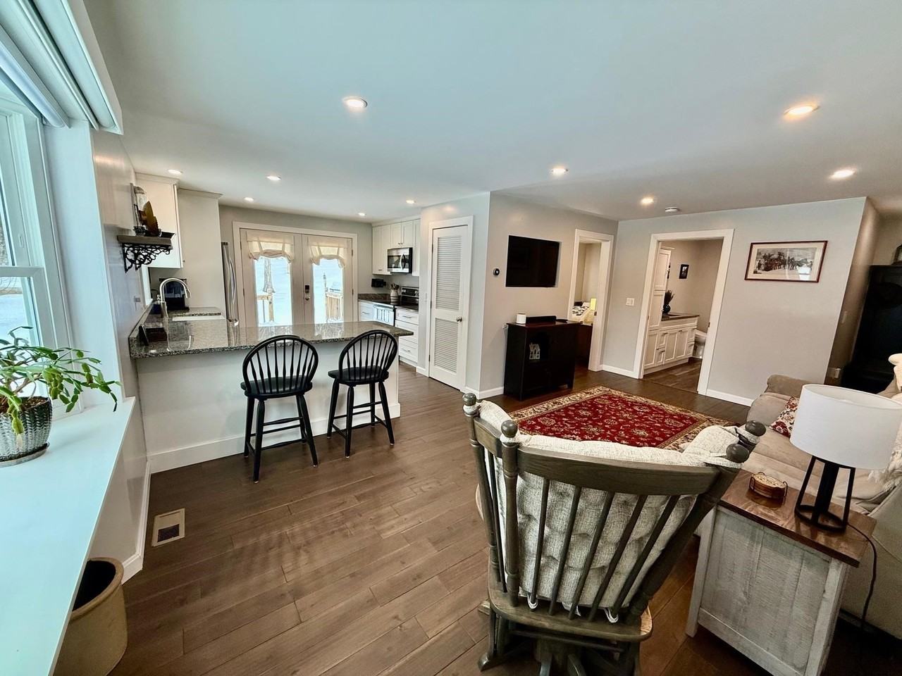 24 Main St - Photo 7 of 15