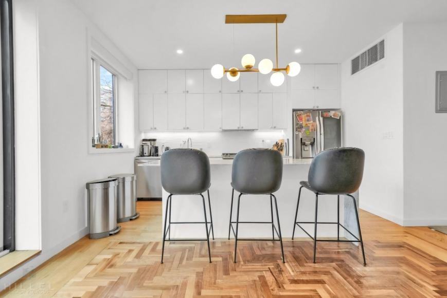 729 Chauncey St - Photo 6 of 10