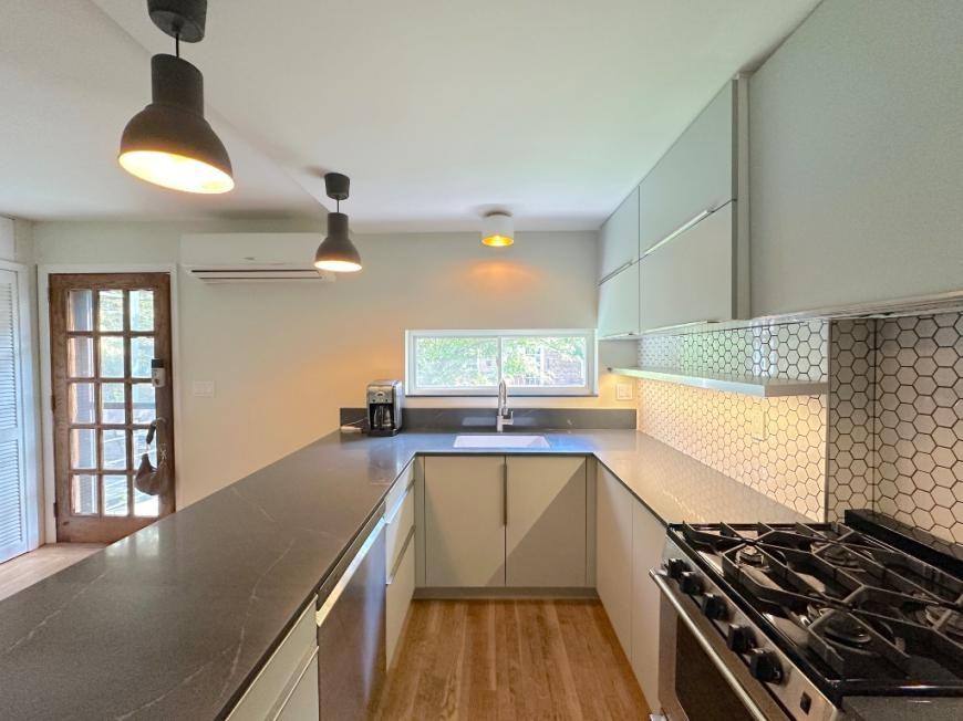 3991 48th St - Photo 2 of 10