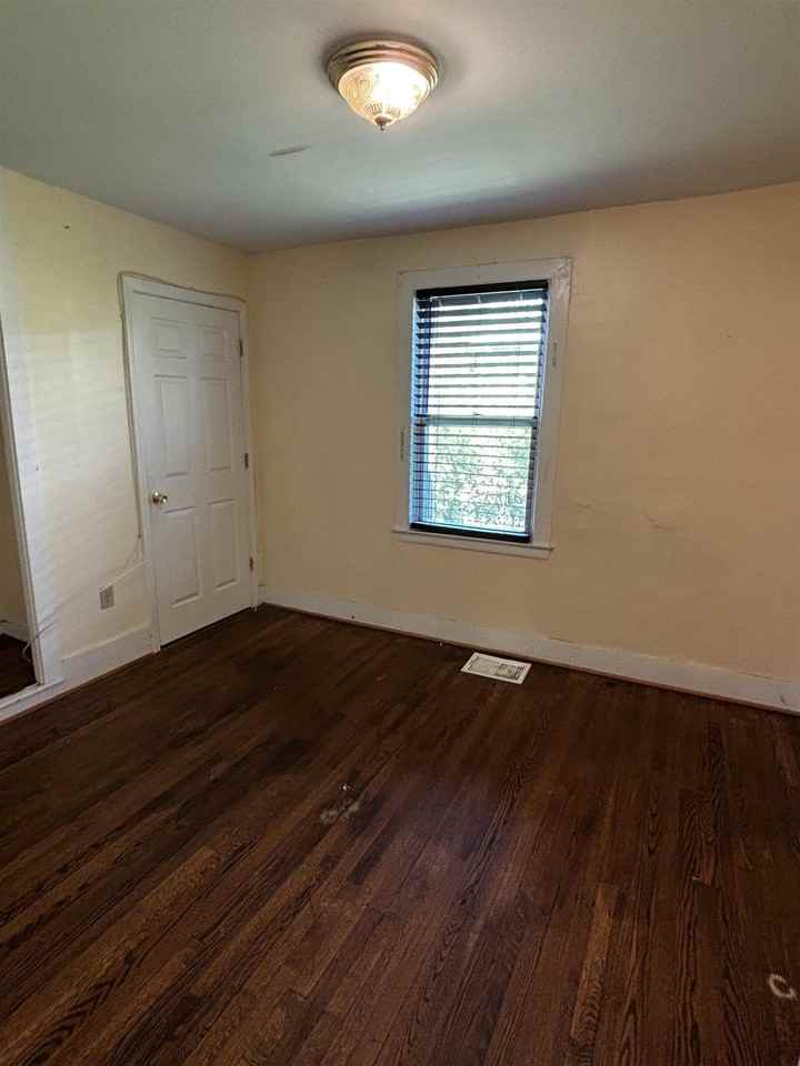 23 Ashuelot St #A - Photo 4 of 13