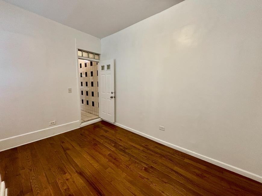 182 Claremont Ave - Photo 7 of 9