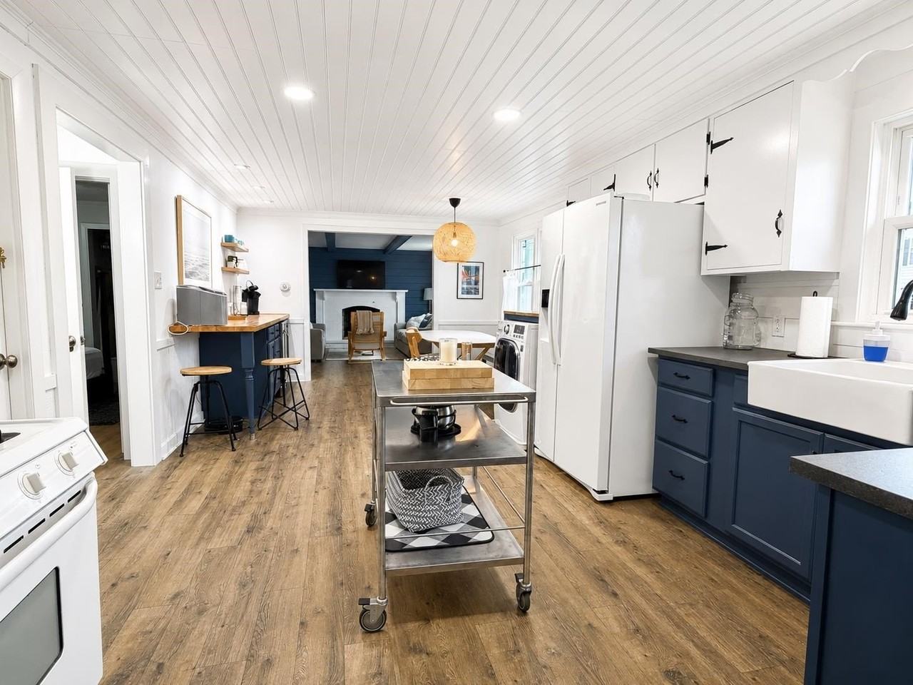 540 Hudson St - Photo 5 of 14