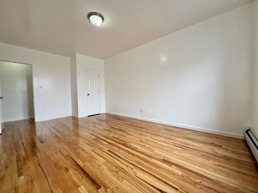1358 Sheridan Ave - Photo 3 of 7