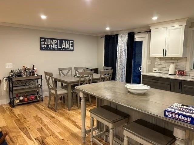 240 Bay Point Rd - Photo 5 of 13