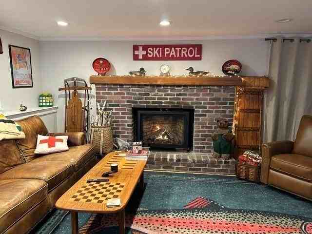 240 Bay Point Rd - Photo 7 of 13