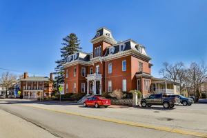 featured image of 241 Middle St #11