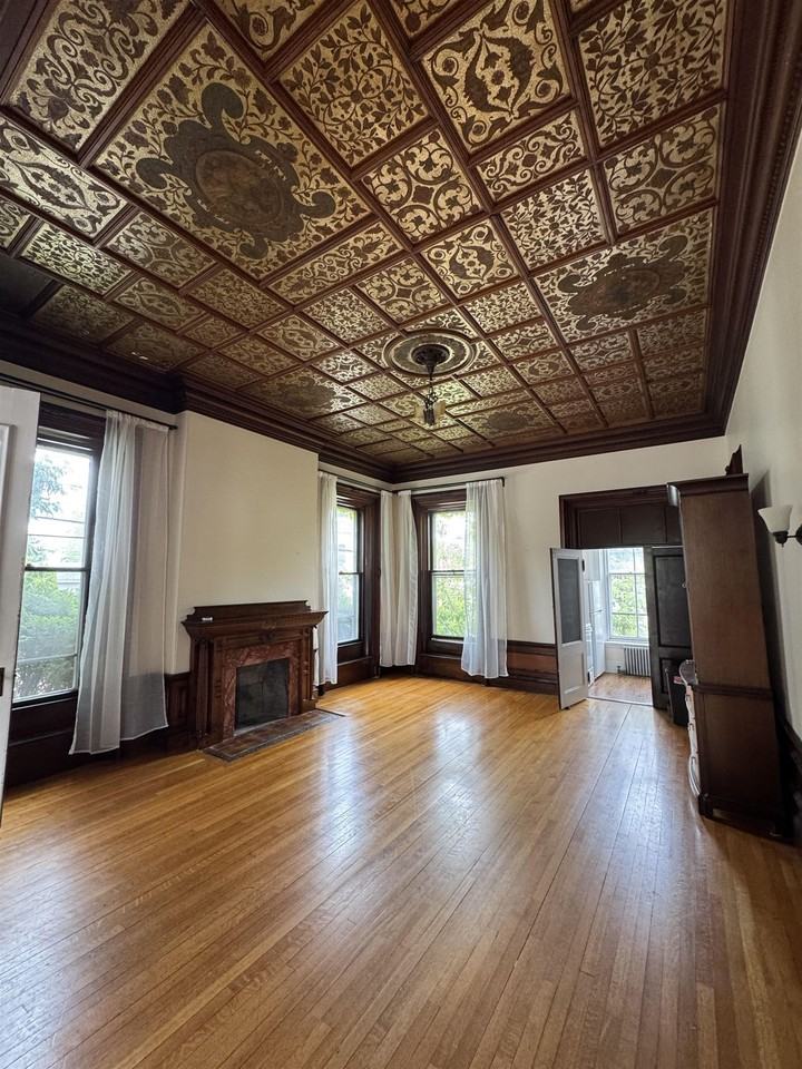 241 Middle St #1 - Photo 3 of 18