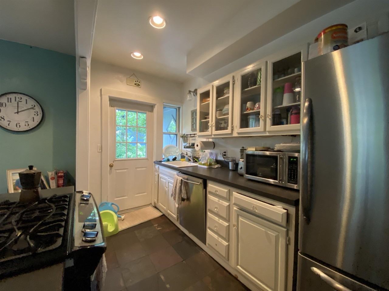61 Manning St - Photo 5 of 17