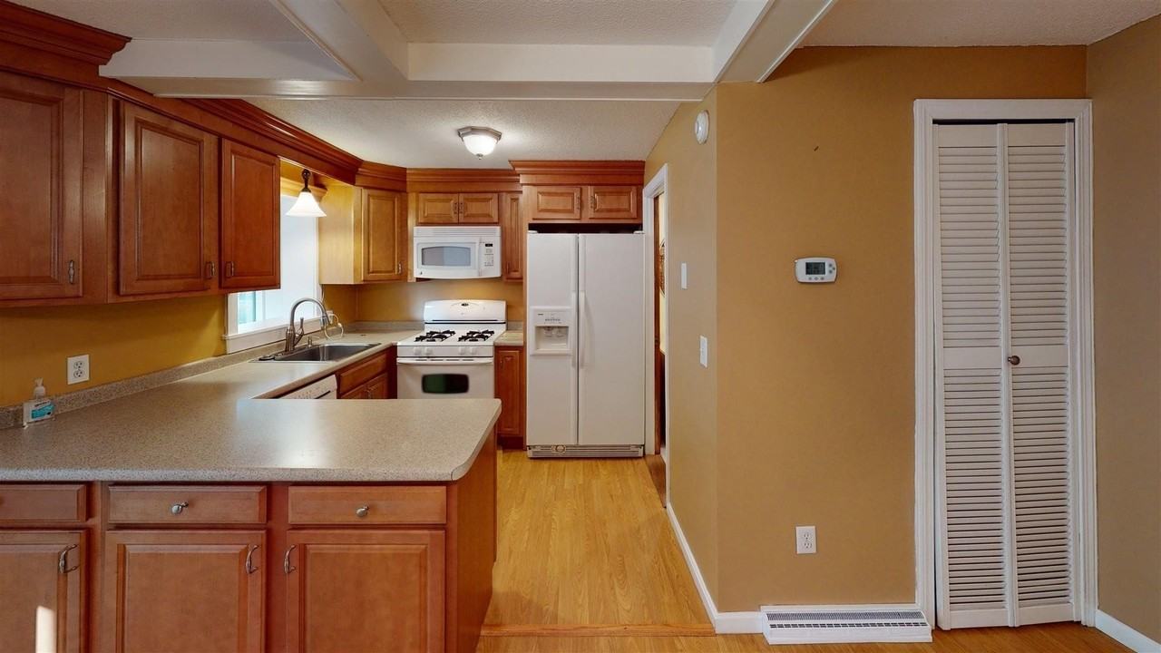 32 Sentry Way - Photo 3 of 30