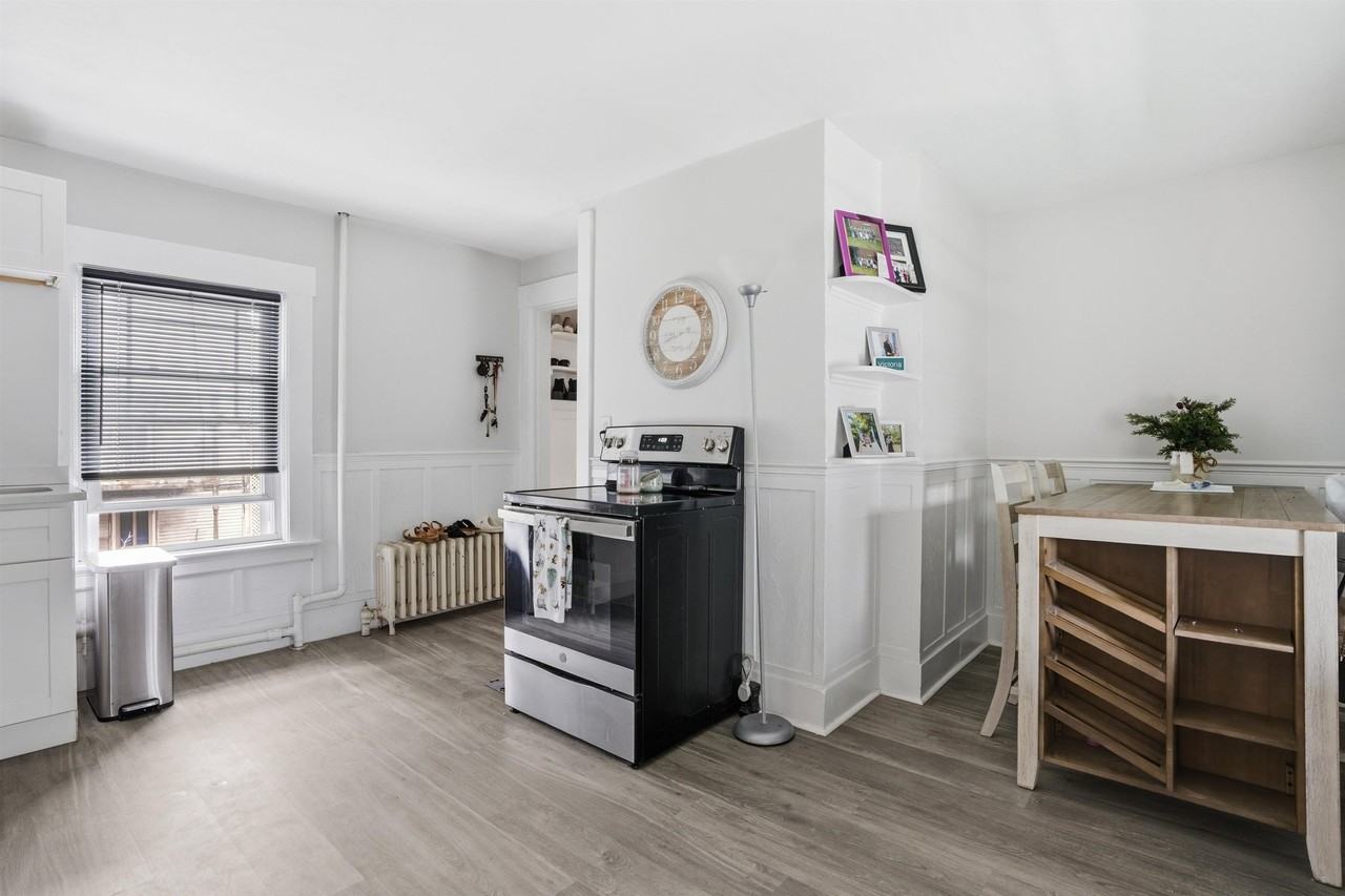 747 Union St #2 - Photo 4 of 23