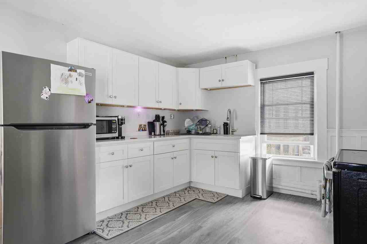 747 Union St #2 - Photo 5 of 23