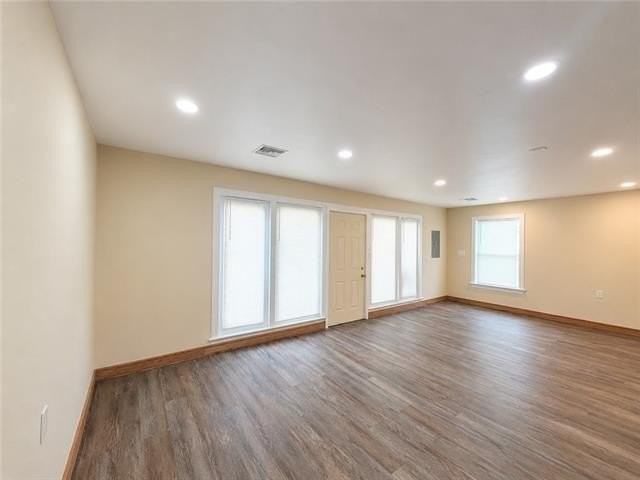 3013 Memorial Park Dr - Photo 2 of 7