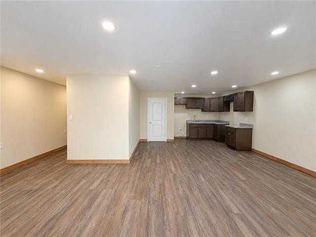 3013 Memorial Park Dr - Photo 3 of 7