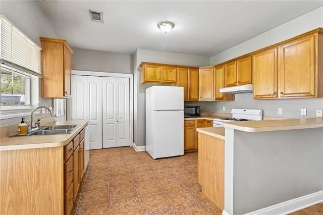 39350 Brookfield Dr - Photo 4 of 12