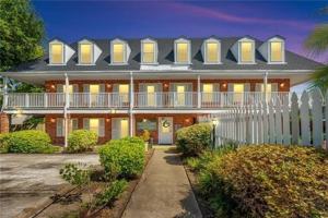 featured image of 818 Moss St #101