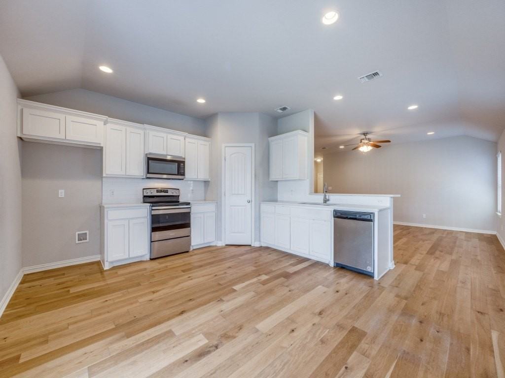 3715 Brookstone Dr - Photo 5 of 25