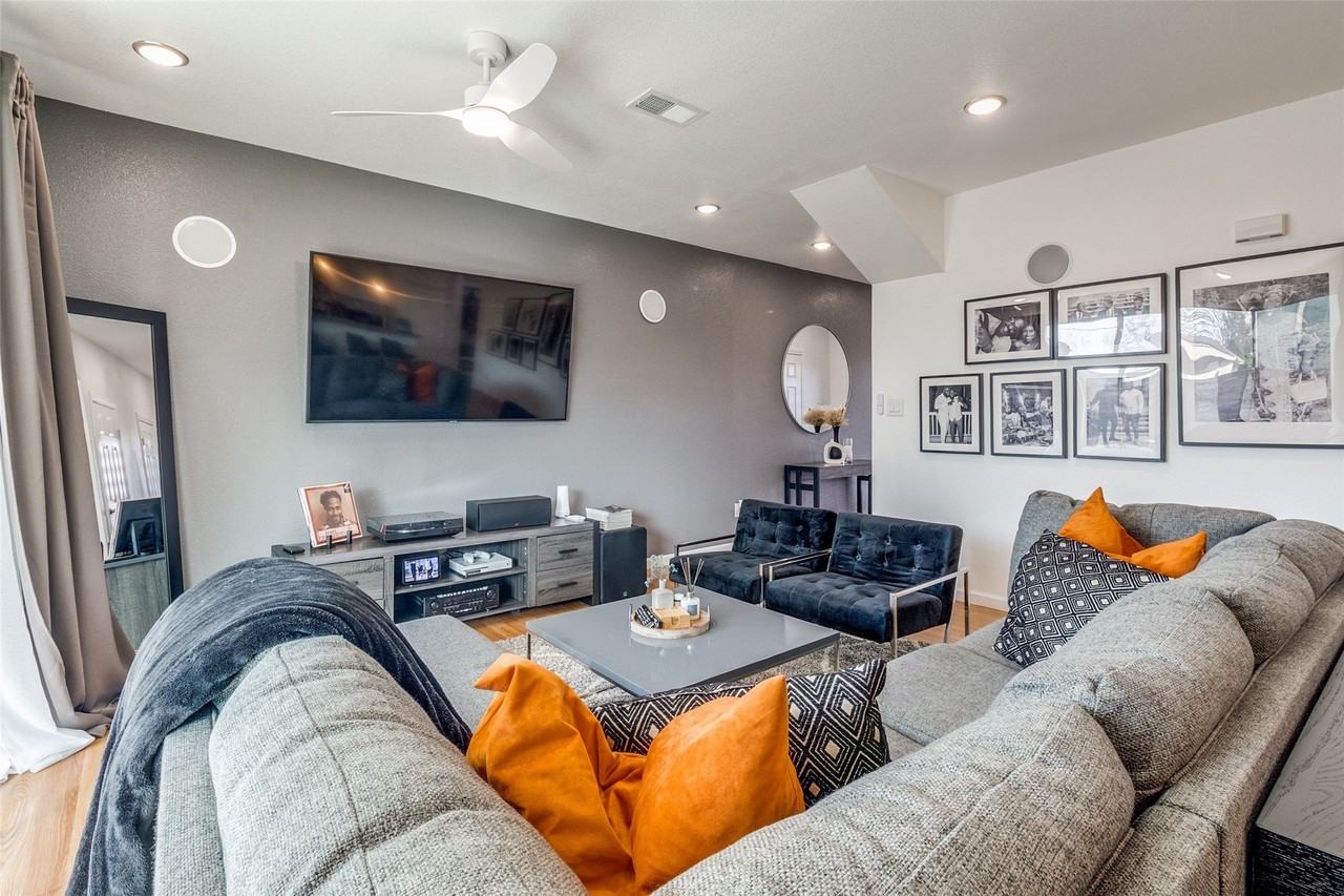 3121 Rutz St - Photo 4 of 24
