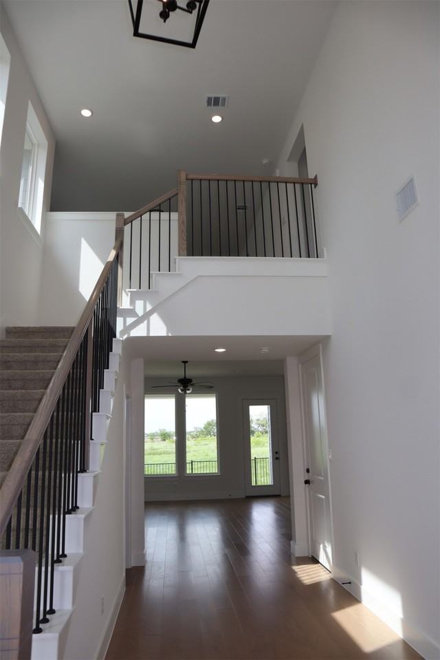 205 Chestnut St - Photo 2 of 19