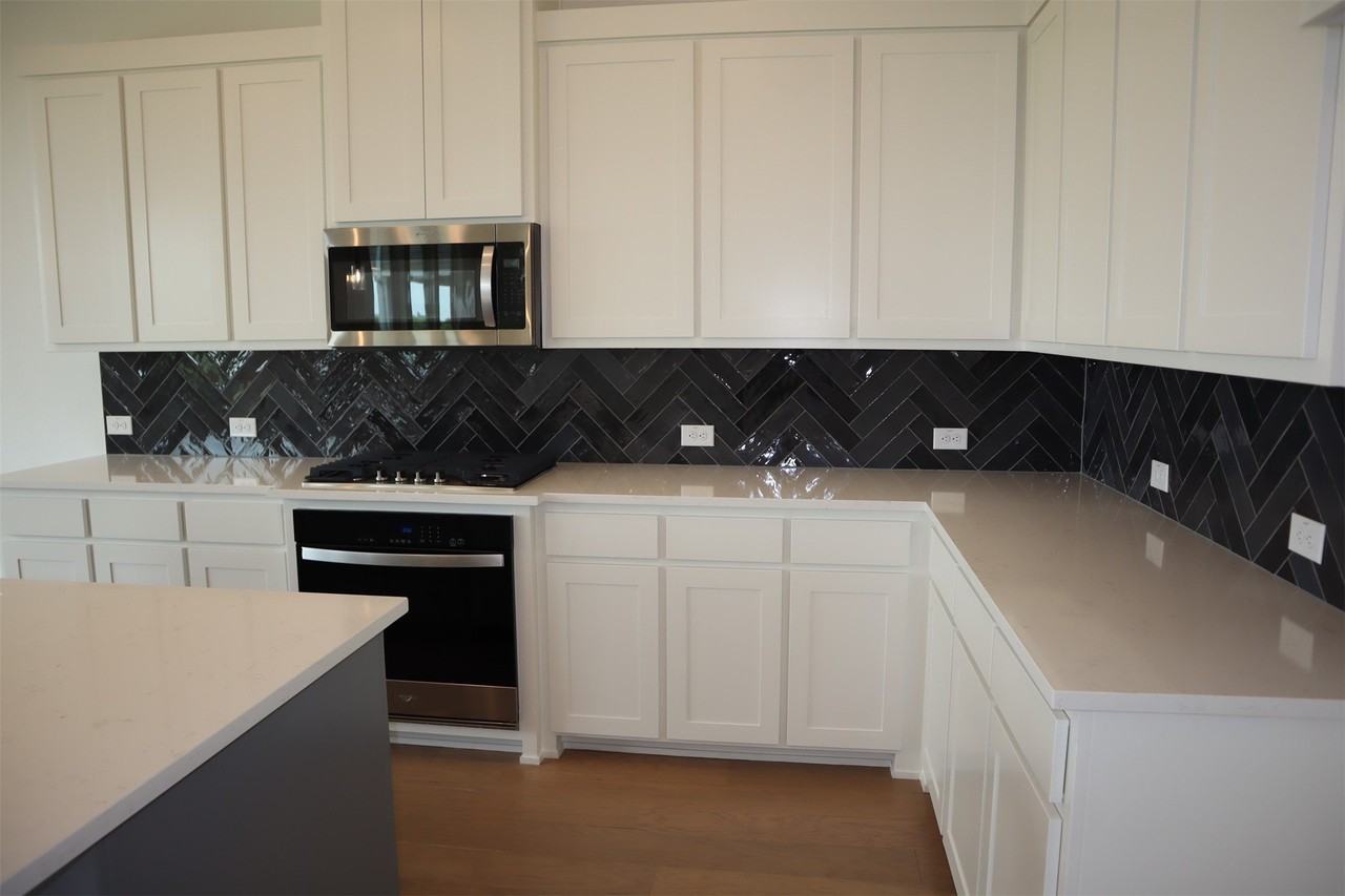205 Chestnut St - Photo 7 of 19