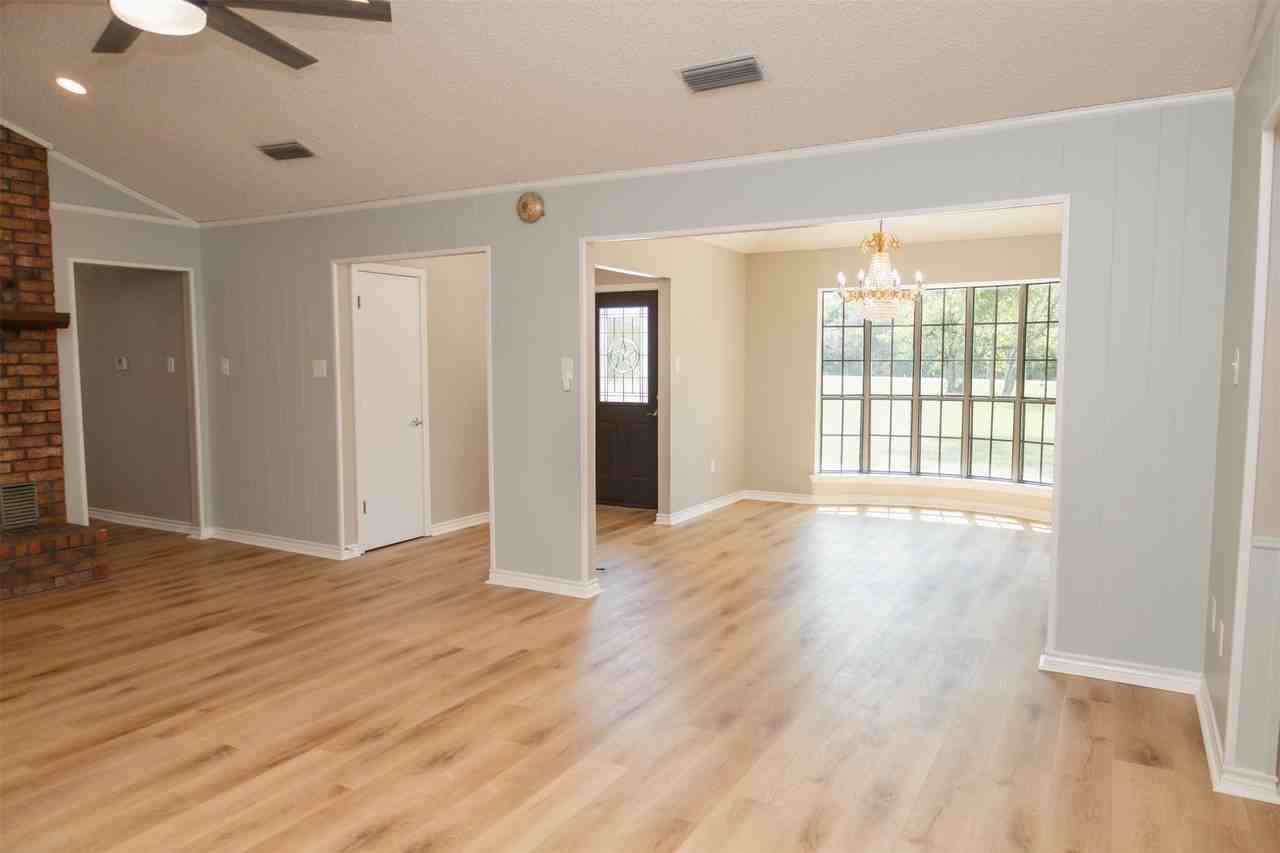 6373 Fm 2101 - Photo 7 of 39
