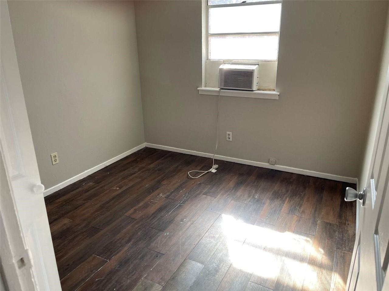 105 Effie Ln - Photo 5 of 8