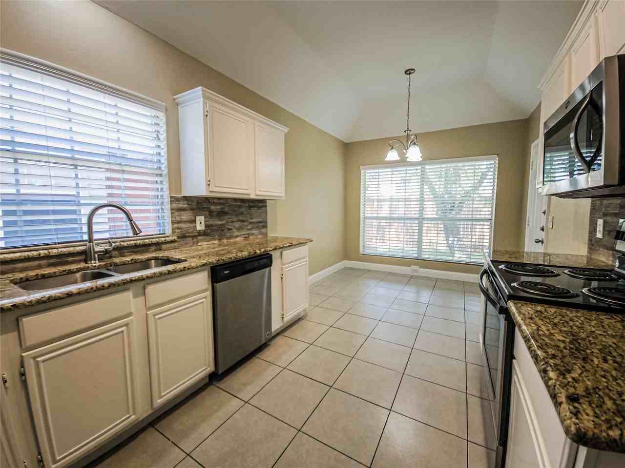 1524 High Pointe Ln - Photo 6 of 33