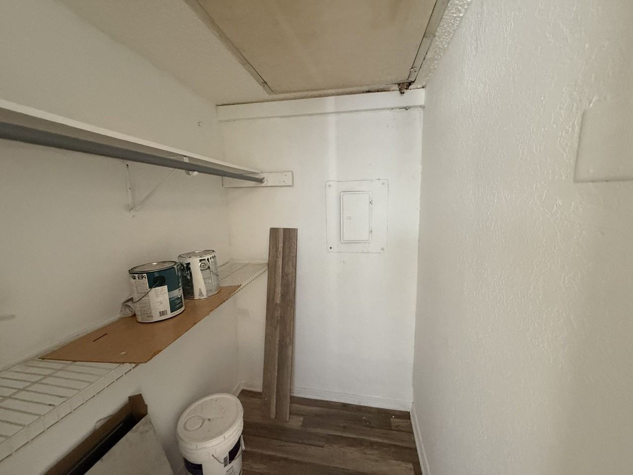 9813 Walnut St #302 - Photo 7 of 7