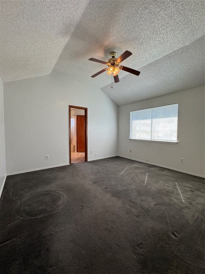 5824 Emrose Ter - Photo 6 of 11