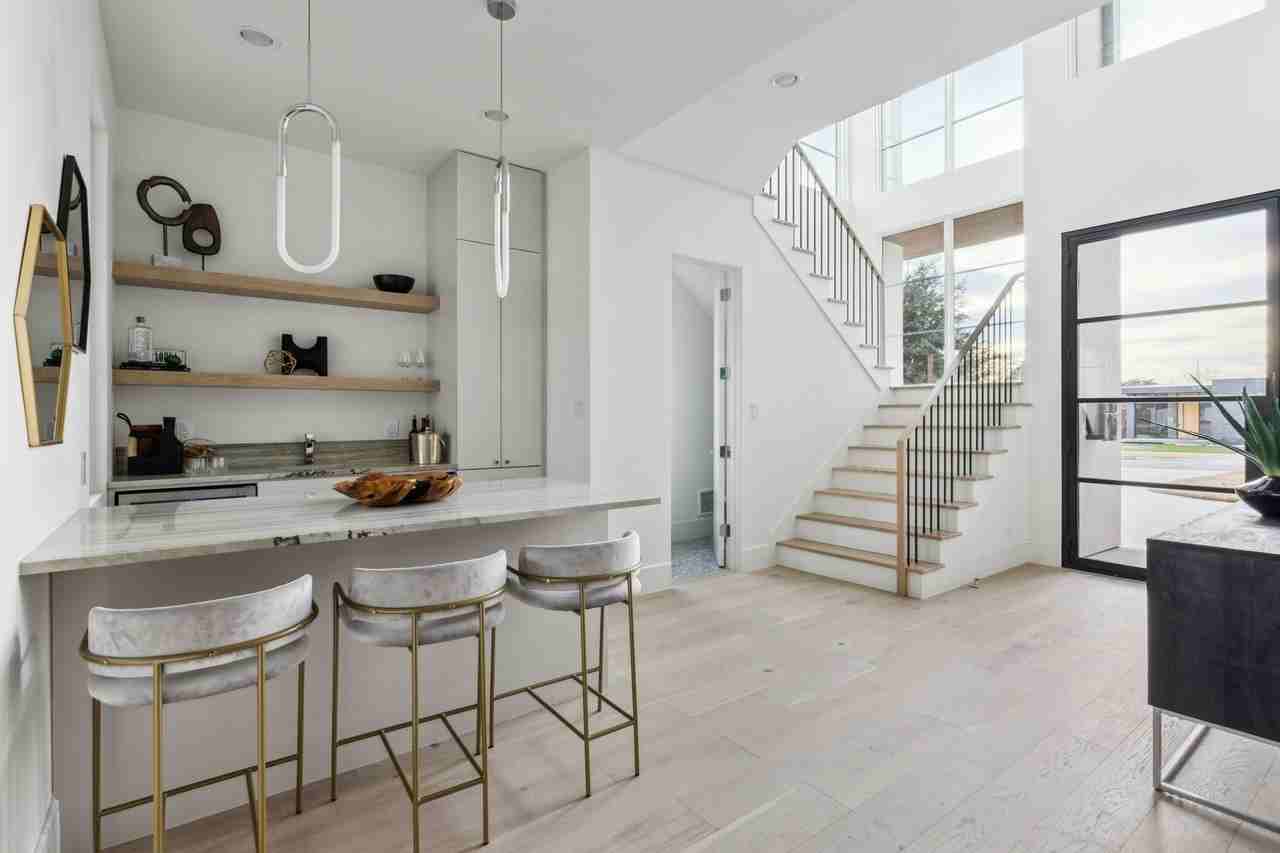 7526 Kenwell St - Photo 3 of 15