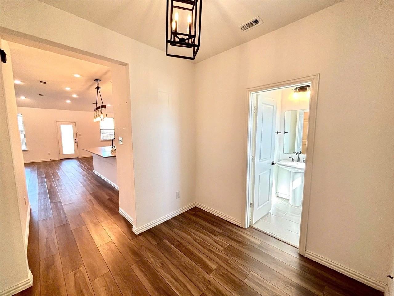512 Virginia Way - Photo 4 of 30