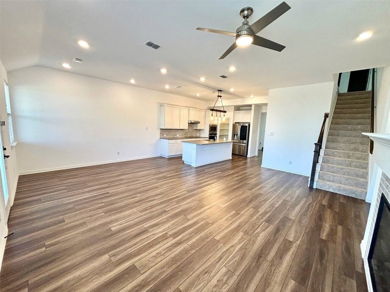 512 Virginia Way - Photo 6 of 30