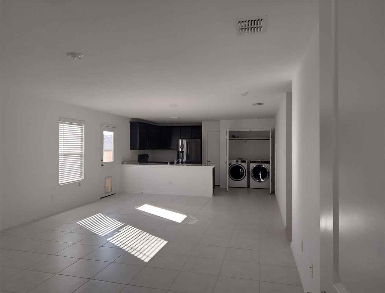 5724 Rockrose Ln - Photo 4 of 17