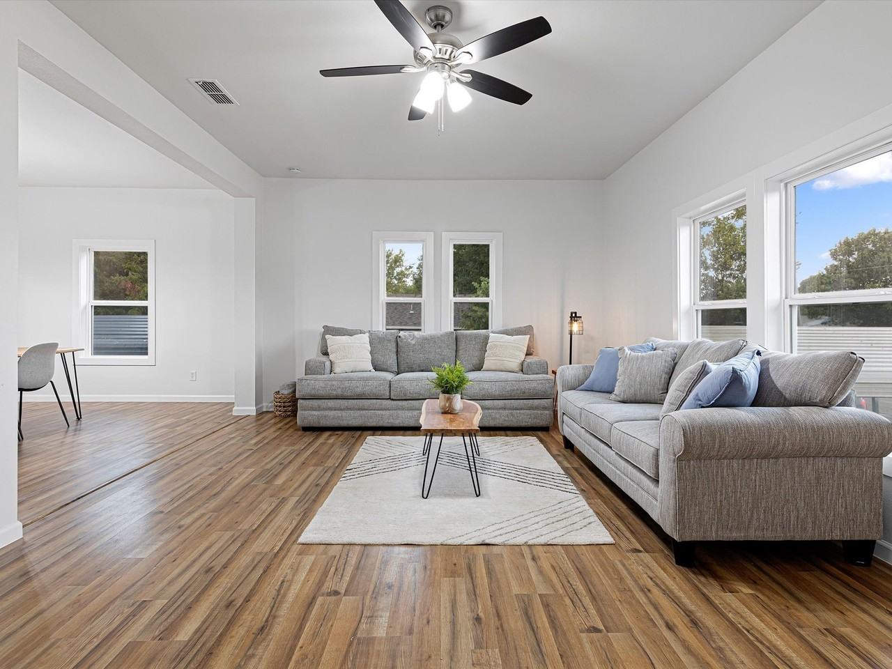 611 Cherry St - Photo 2 of 38