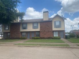 2826 Wimbledon Ct #D - Photo 1 of 1