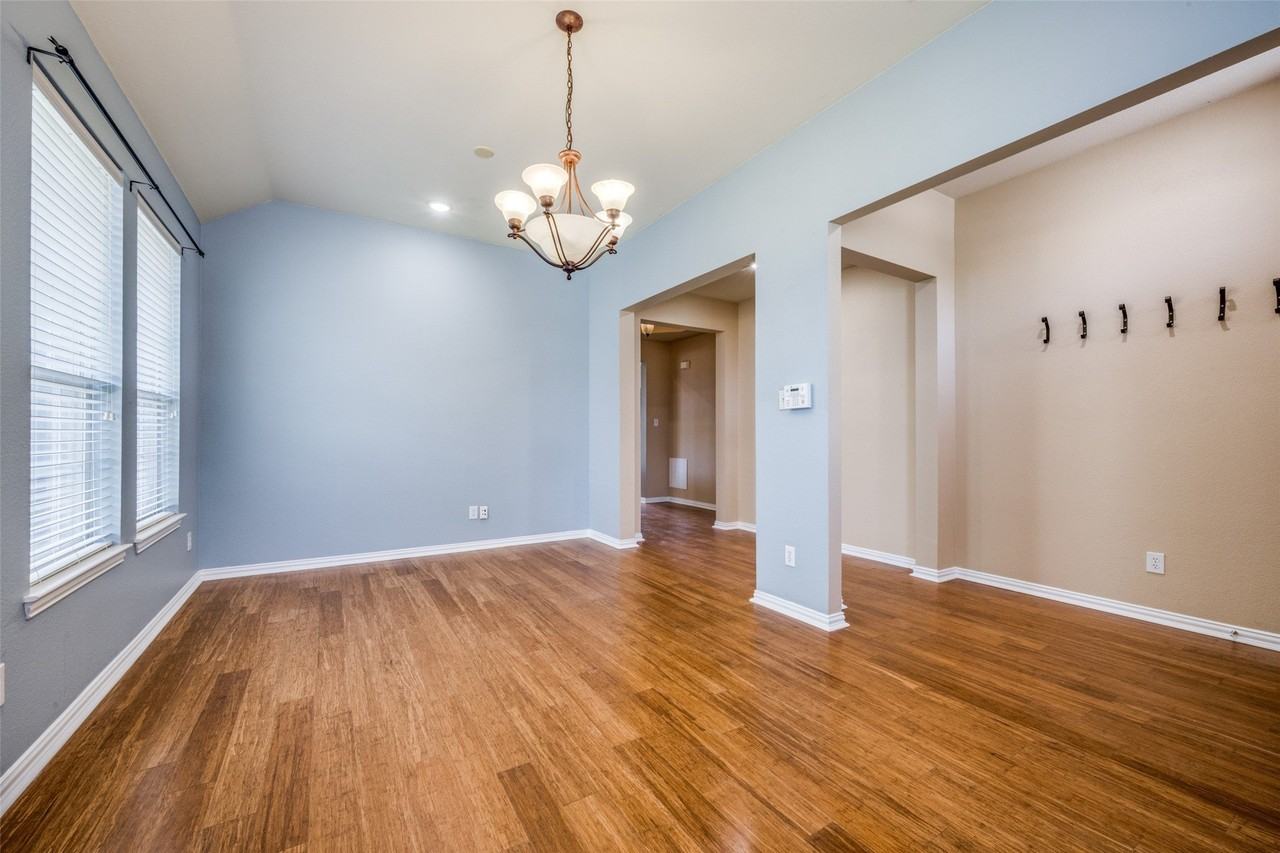 303 Ravenna Rd - Photo 7 of 25