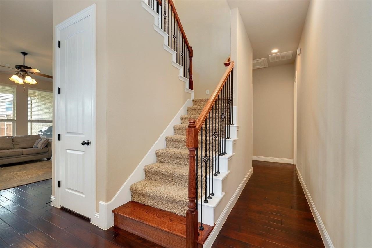 12813 Sherbrooke Dr - Photo 6 of 40