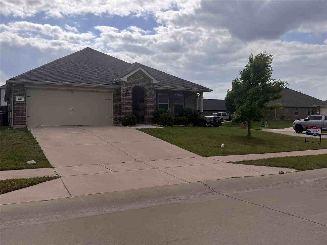122 Rain Cloud Dr - Photo 2 of 19
