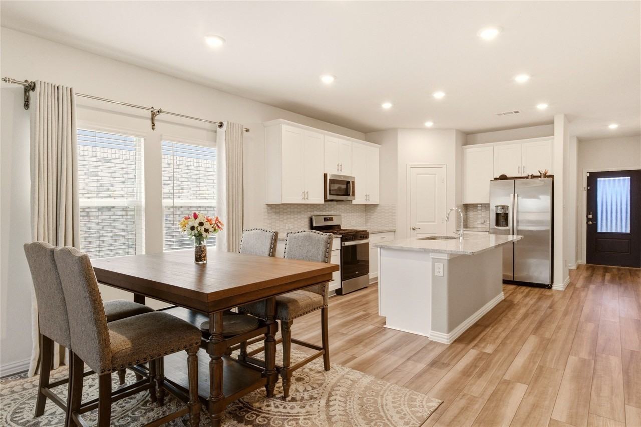 1212 Blue Ridge Pl - Photo 2 of 25