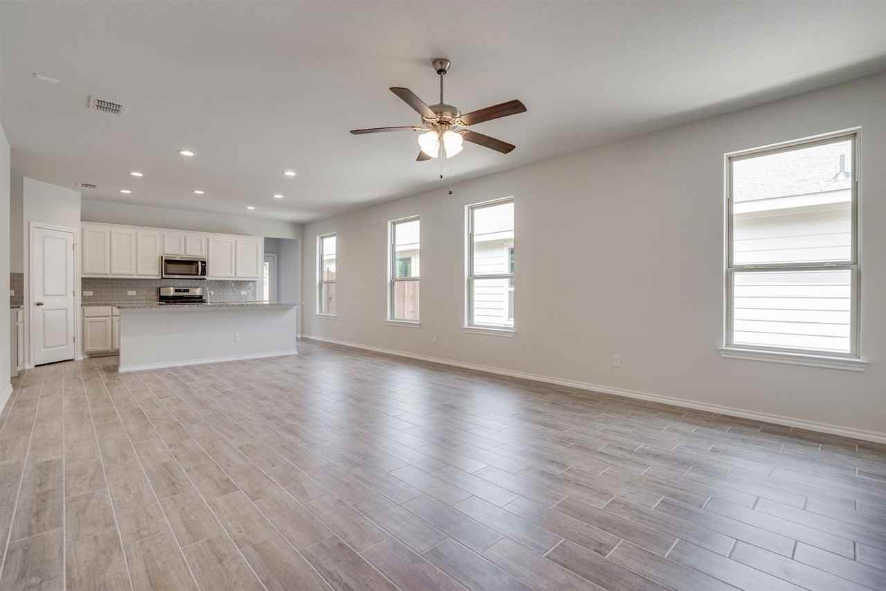 2330 Aspen Hill Dr - Photo 3 of 24